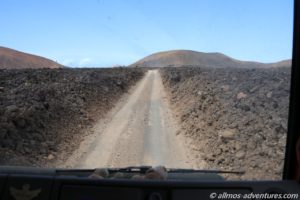 der Weg führte durch Lavafelder